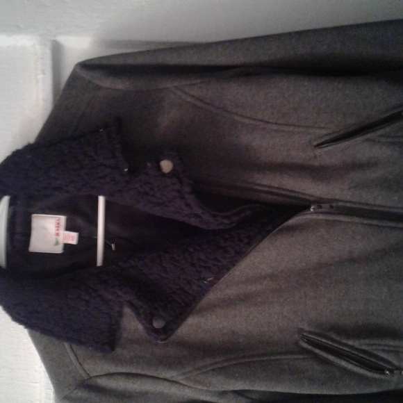 Ladies Jacket - Picture 2 of 4